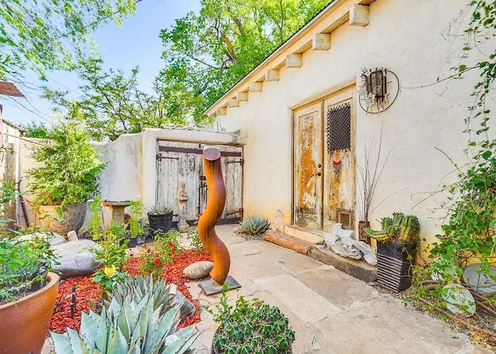 Adobe Studio 2 Blocks To Downtown Santa Fe Plaza!