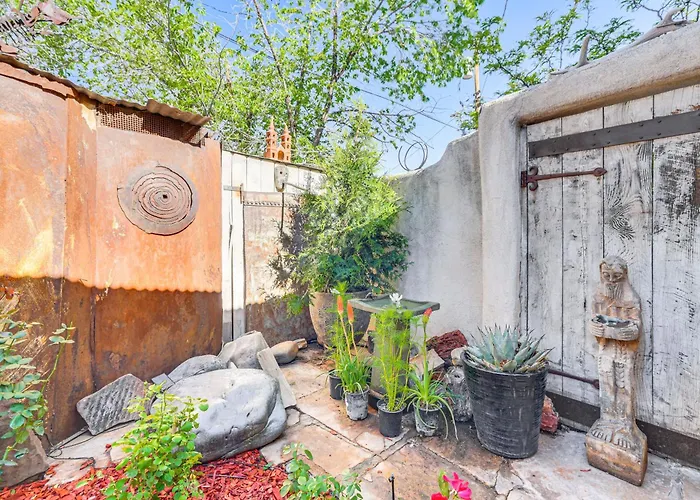 Adobe Studio 2 Blocks To Downtown Santa Fe Plaza!