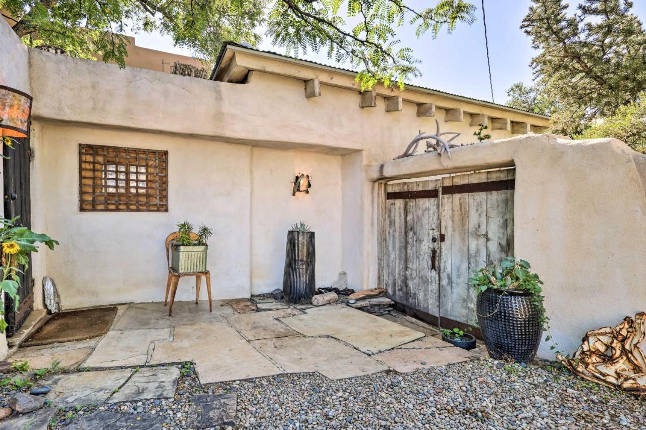 Apartment Adobe 2 Blocks To Downtown Plaza!