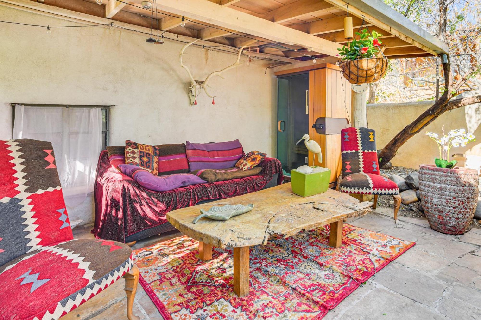 Adobe 2 Blocks To Downtown Plaza! * Santa Fe